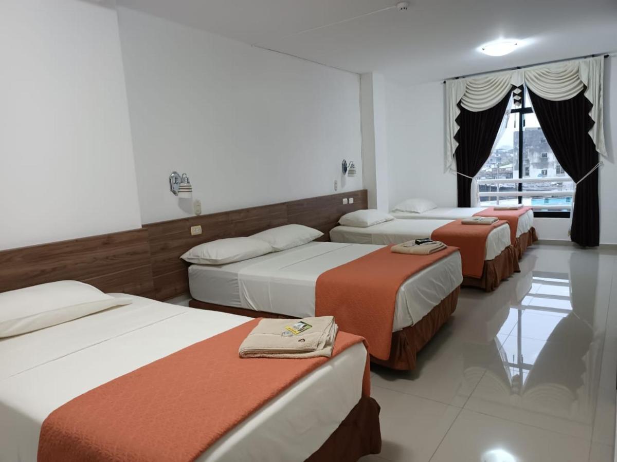 Hotel Quezada Hermanos Santo Domingo de los Colorados Extérieur photo