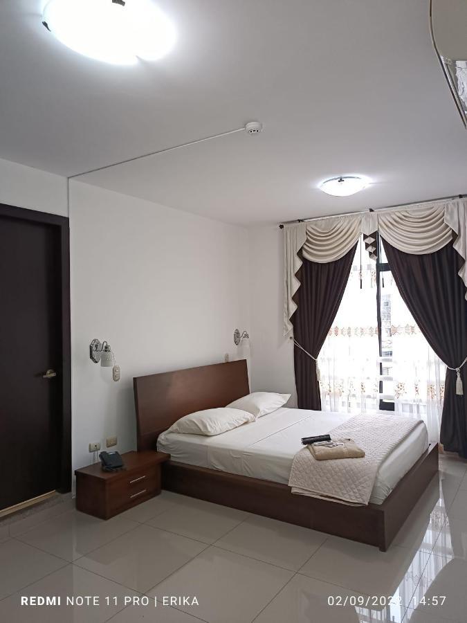 Hotel Quezada Hermanos Santo Domingo de los Colorados Extérieur photo