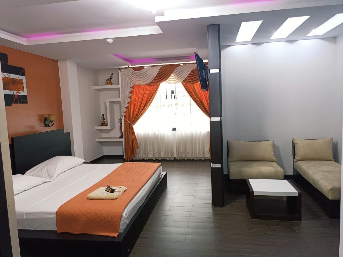 Hotel Quezada Hermanos Santo Domingo de los Colorados Extérieur photo