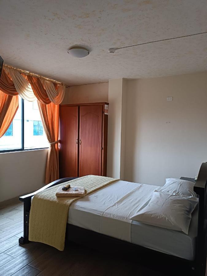 Hotel Quezada Hermanos Santo Domingo de los Colorados Extérieur photo